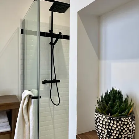 Les Cles D'a Cote - De Charme Pres De Rouen Bed & Breakfast 3*