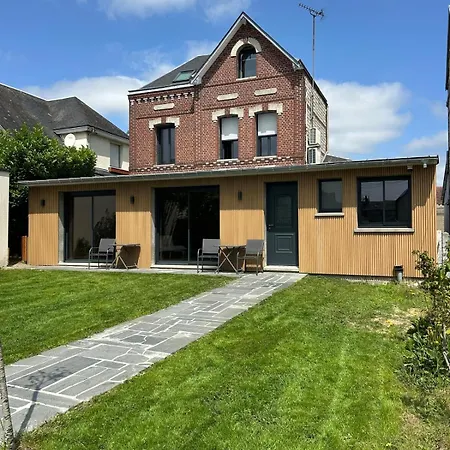 Les Cles D'a Cote - De Charme Pres De Rouen Bed & Breakfast 3*